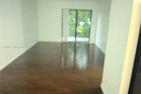 Condo in Sunrise, Florida, 2 bedrooms  № 1923338 - photo 3