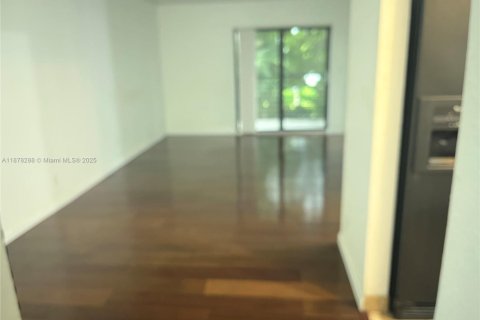 Condo in Sunrise, Florida, 2 bedrooms  № 1923338 - photo 4