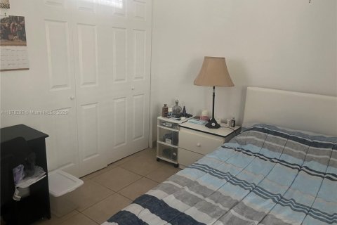 Condo in Sunrise, Florida, 2 bedrooms  № 1923338 - photo 22
