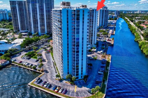 Condominio en venta en Aventura, Florida, 2 dormitorios, 96.43 m2 № 2153210 - foto 20