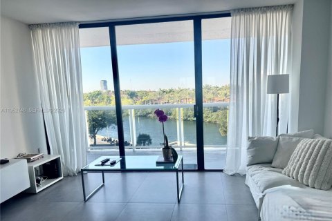 Condominio en Aventura, Florida, 2 dormitorios  № 2153210