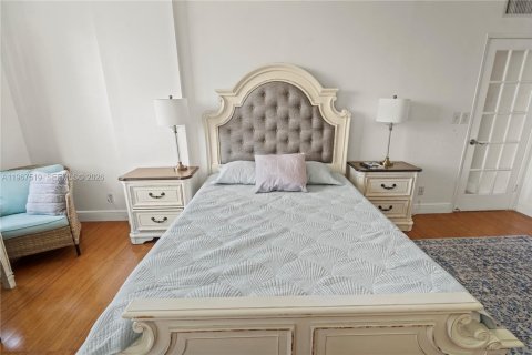 Copropriété à louer à Hollywood, Floride: 2 chambres, 119.29 m2 № 2028686 - photo 24