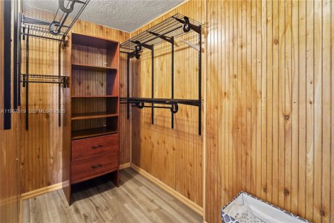 Copropriété à louer à Hollywood, Floride: 2 chambres, 119.29 m2 № 2028686 - photo 26