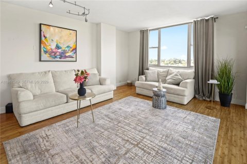 Copropriété à louer à Hollywood, Floride: 2 chambres, 119.29 m2 № 2028686 - photo 13