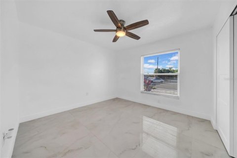 House in Saint Petersburg, Florida 3 bedrooms, 157.47 sq.m. № 2212219 - photo 26