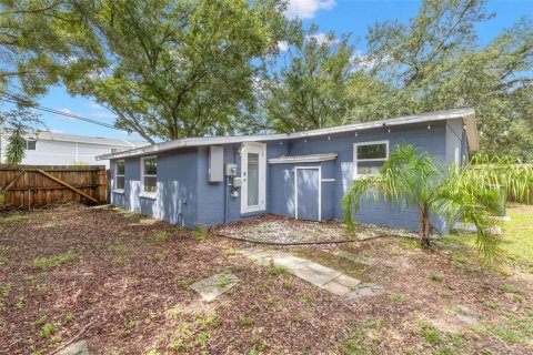 House in Pinellas Park, Florida 4 bedrooms, 107.12 sq.m. № 2266941 - photo 12