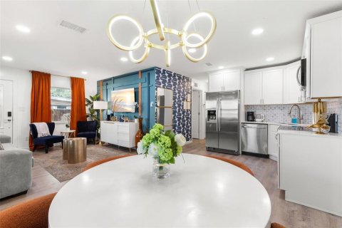 House in Pinellas Park, Florida 4 bedrooms, 107.12 sq.m. № 2266941 - photo 7