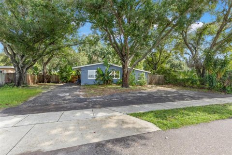 House in Pinellas Park, Florida 4 bedrooms, 107.12 sq.m. № 2266941 - photo 26