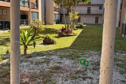 Condo in Hialeah, Florida, 3 bedrooms  № 2081197 - photo 19
