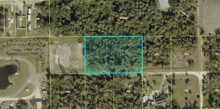 Terreno en Bokeelia, Florida № 2102181