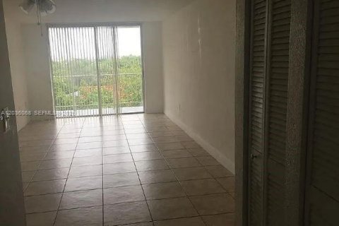 Appartement à louer à North Miami, Floride: 1 chambre, 62.52 m2 № 2084244 - photo 3