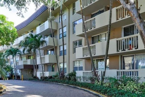 Appartement à louer à North Miami, Floride: 1 chambre, 62.52 m2 № 2084244 - photo 1