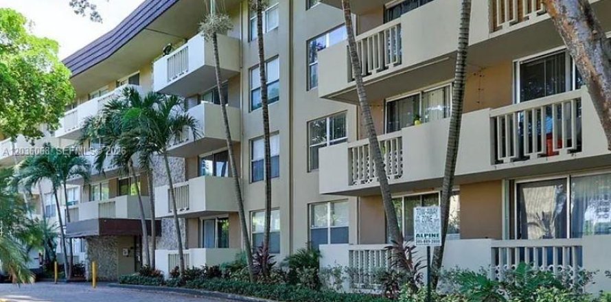 Appartement à North Miami, Floride 1 chambre, 62.52 m2 № 2084244