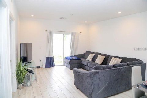 Touwnhouse à vendre à Davenport, Floride: 3 chambres, 140.19 m2 № 1819322 - photo 5