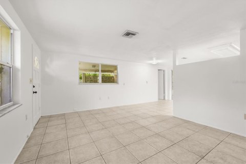 Villa ou maison à vendre à Venice, Floride: 2 chambres, 75.72 m2 № 2391081 - photo 11