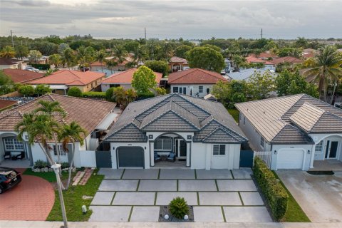 Купить виллу или дом в Майами, Флорида 3 спальни, 138.05м2, № 1957789 - фото 2