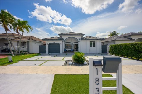 Купить виллу или дом в Майами, Флорида 3 спальни, 138.05м2, № 1957789 - фото 5