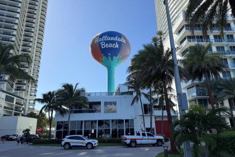 Condominio en venta en Hallandale Beach, Florida, 2 dormitorios, 101.45 m2 № 2429792 - foto 18