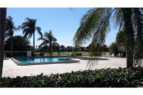 Casa en alquiler en Tamarac, Florida, 2 dormitorios, 92.9 m2 № 1217175 - foto 1