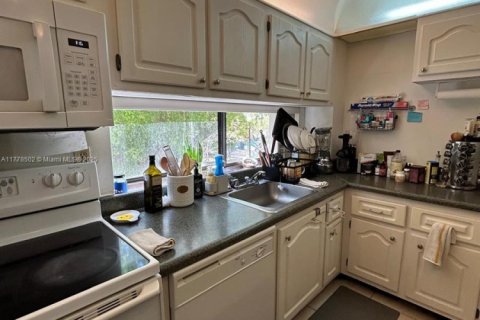 Condominio en venta en Sunny Isles Beach, Florida, 1 dormitorio, 71.26 m2 № 2028846 - foto 13