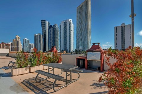 Condominio en venta en Sunny Isles Beach, Florida, 1 dormitorio, 71.26 m2 № 2028846 - foto 3