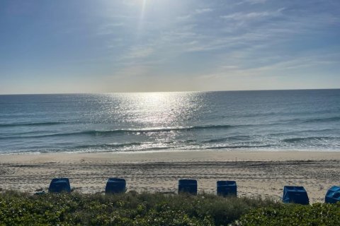 Condo in Highland Beach, Florida, 2 bedrooms  № 1104390 - photo 1