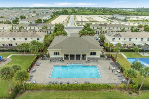 Купить таунхаус в Флорида-Сити, Флорида 2 спальни, 112.23м2, № 2018007 - фото 18