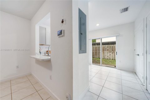 Купить таунхаус в Флорида-Сити, Флорида 2 спальни, 112.23м2, № 2018007 - фото 4