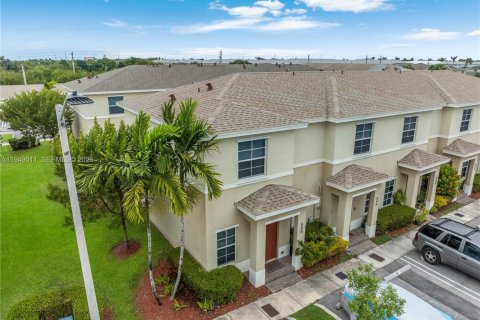 Купить таунхаус в Флорида-Сити, Флорида 2 спальни, 112.23м2, № 2018007 - фото 13