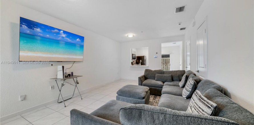 Таунхаус в Флорида-Сити, Флорида 2 спальни, 112.23м2 № 2018007