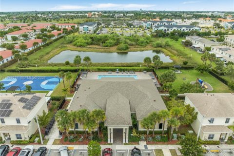 Купить таунхаус в Флорида-Сити, Флорида 2 спальни, 112.23м2, № 2018007 - фото 17