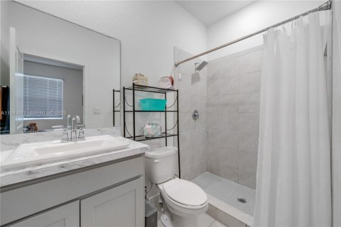 Купить таунхаус в Флорида-Сити, Флорида 2 спальни, 112.23м2, № 2018007 - фото 10