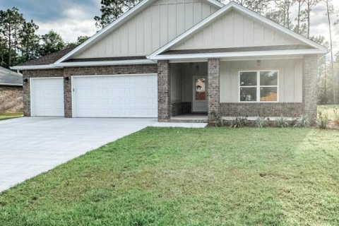 House in Crestview, Florida 4 bedrooms, 232.07 sq.m. № 561629 - photo 1