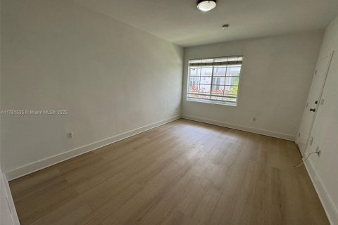 Condominio en venta en Miami Beach, Florida, 46.17 m2 № 1868671 - foto 4