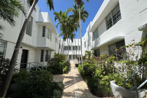 Condominio en venta en Miami Beach, Florida, 46.17 m2 № 1868671 - foto 1