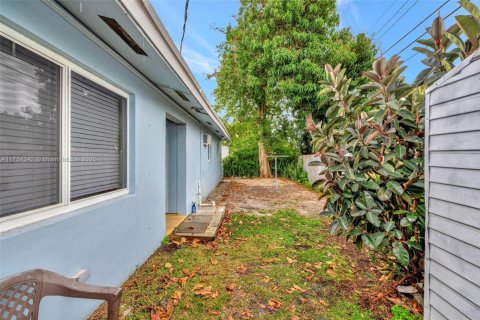 Immobilier commercial à vendre à Fort Lauderdale, Floride: 242.66 m2 № 1709293 - photo 24