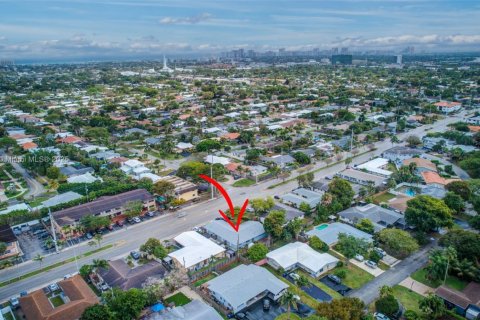 Immobilier commercial à vendre à Fort Lauderdale, Floride: 242.66 m2 № 1709293 - photo 10