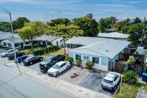 Immobilier commercial à vendre à Fort Lauderdale, Floride: 242.66 m2 № 1709293 - photo 16