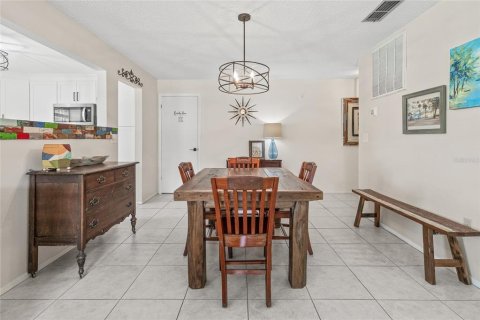 Condominio en venta en Saint Petersburg, Florida, 2 dormitorios, 126.35 m2 № 1757591 - foto 27