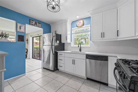 Condominio en venta en Saint Petersburg, Florida, 2 dormitorios, 126.35 m2 № 1757591 - foto 20