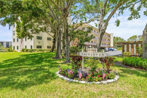 Condominio en venta en Saint Petersburg, Florida, 2 dormitorios, 126.35 m2 № 1757591 - foto 15