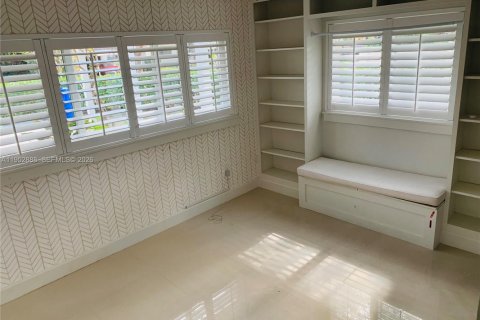 Villa ou maison à louer à Miami, Floride: 3 chambres, 138.15 m2 № 2008617 - photo 10