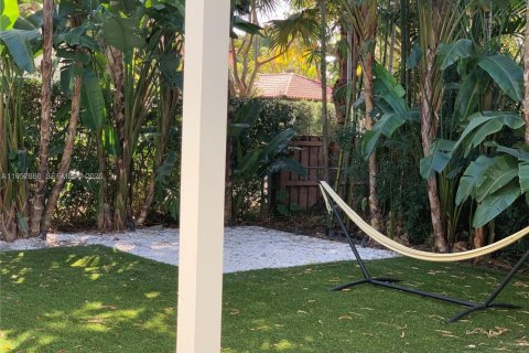 Casa en alquiler en Miami, Florida, 3 dormitorios, 138.15 m2 № 2008617 - foto 20