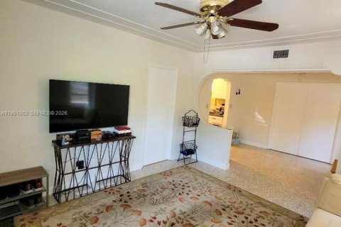 Immobilier commercial à vendre à North Miami, Floride: 153.57 m2 № 2010966 - photo 6