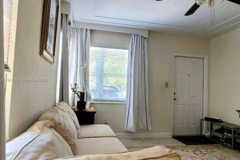 Immobilier commercial à vendre à North Miami, Floride: 153.57 m2 № 2010966 - photo 7