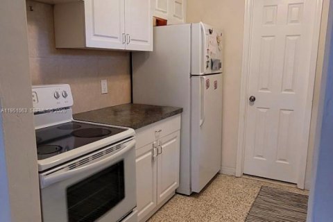 Immobilier commercial à vendre à North Miami, Floride: 153.57 m2 № 2010966 - photo 14