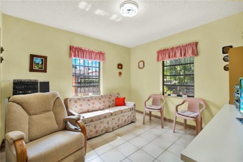 Купить виллу или дом в Майами, Флорида 3 спальни, 130.81м2, № 1955813 - фото 16