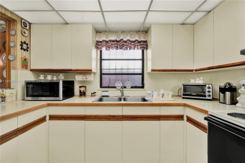 Купить виллу или дом в Майами, Флорида 3 спальни, 130.81м2, № 1955813 - фото 18