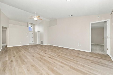 Villa ou maison à louer à Apollo Beach, Floride: 3 chambres, 141.86 m2 № 2380457 - photo 3