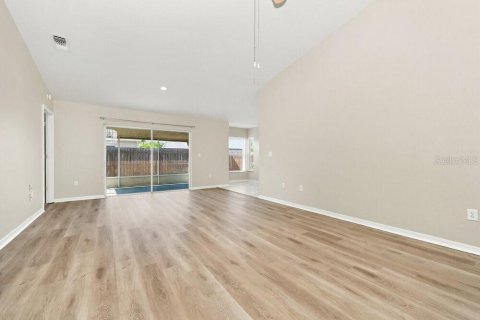 Villa ou maison à louer à Apollo Beach, Floride: 3 chambres, 141.86 m2 № 2380457 - photo 4